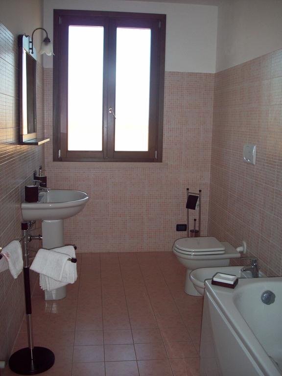 Al Calypso Bed and Breakfast Curtatone Buitenkant foto