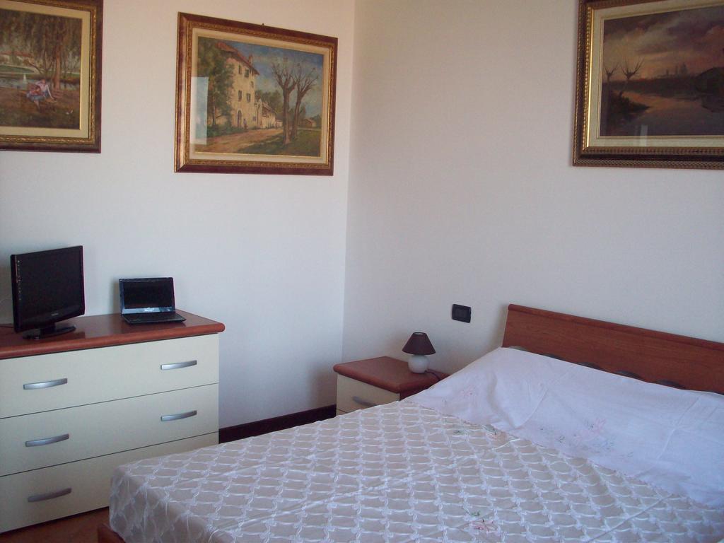 Al Calypso Bed and Breakfast Curtatone Buitenkant foto